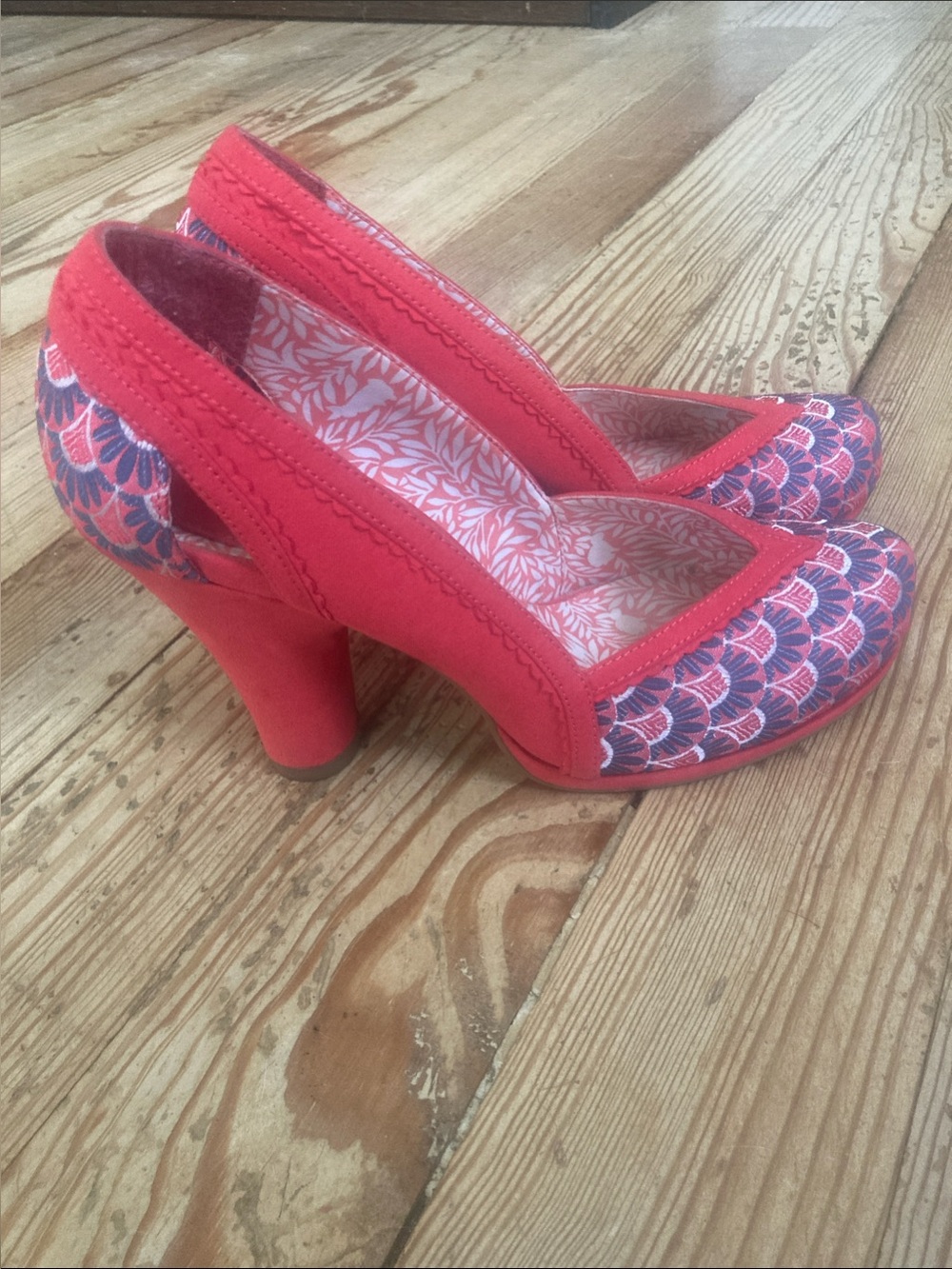 Livia Coral Patterned Women's Block-Heel Pumps
